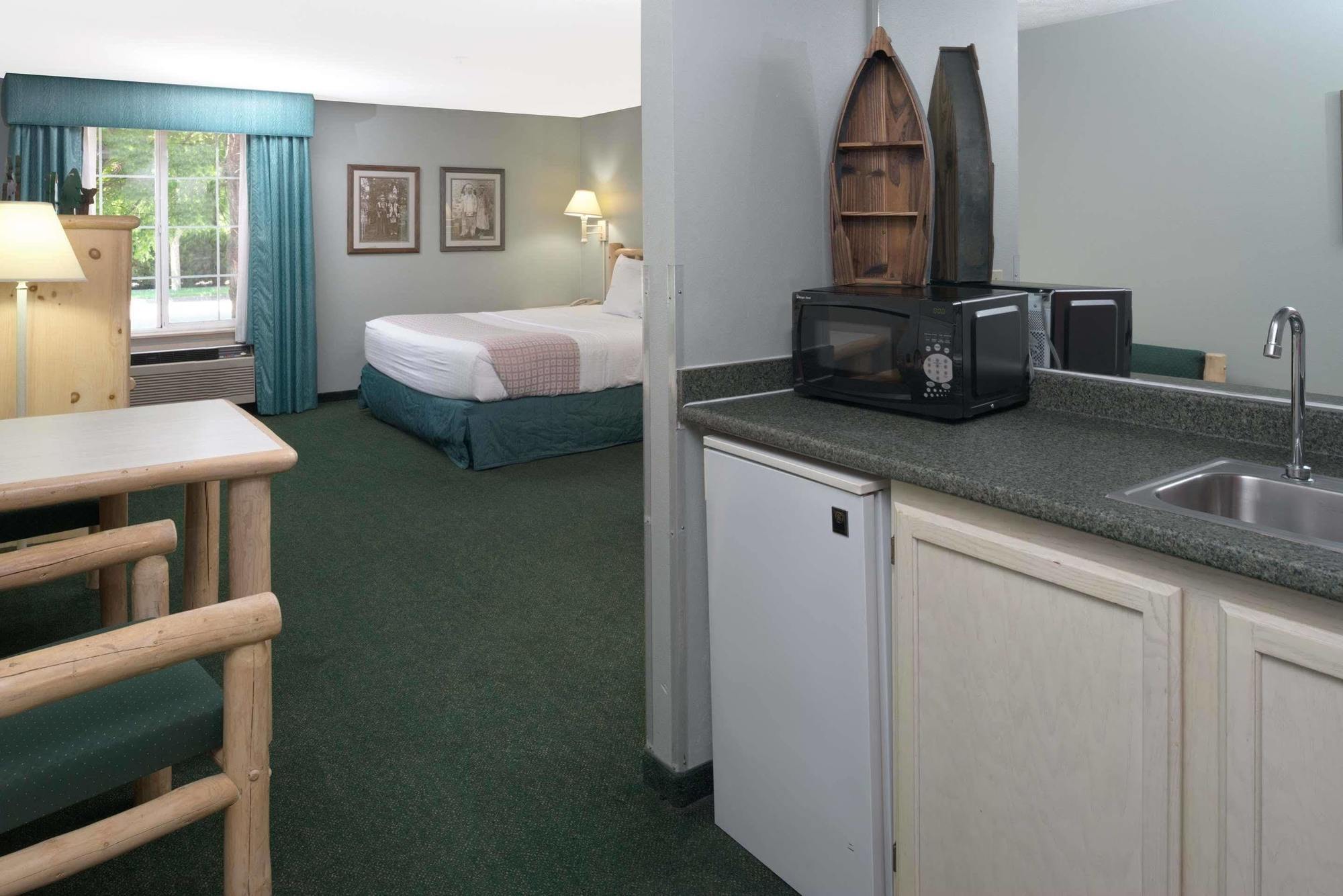 Baymont By Wyndham Coeur D Alene Hotel Coeur d'Alene Exterior photo